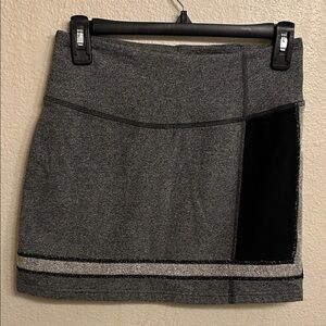 Lululemon Athletica Women Refresh Heathered Gray Black Skirt Size Small
